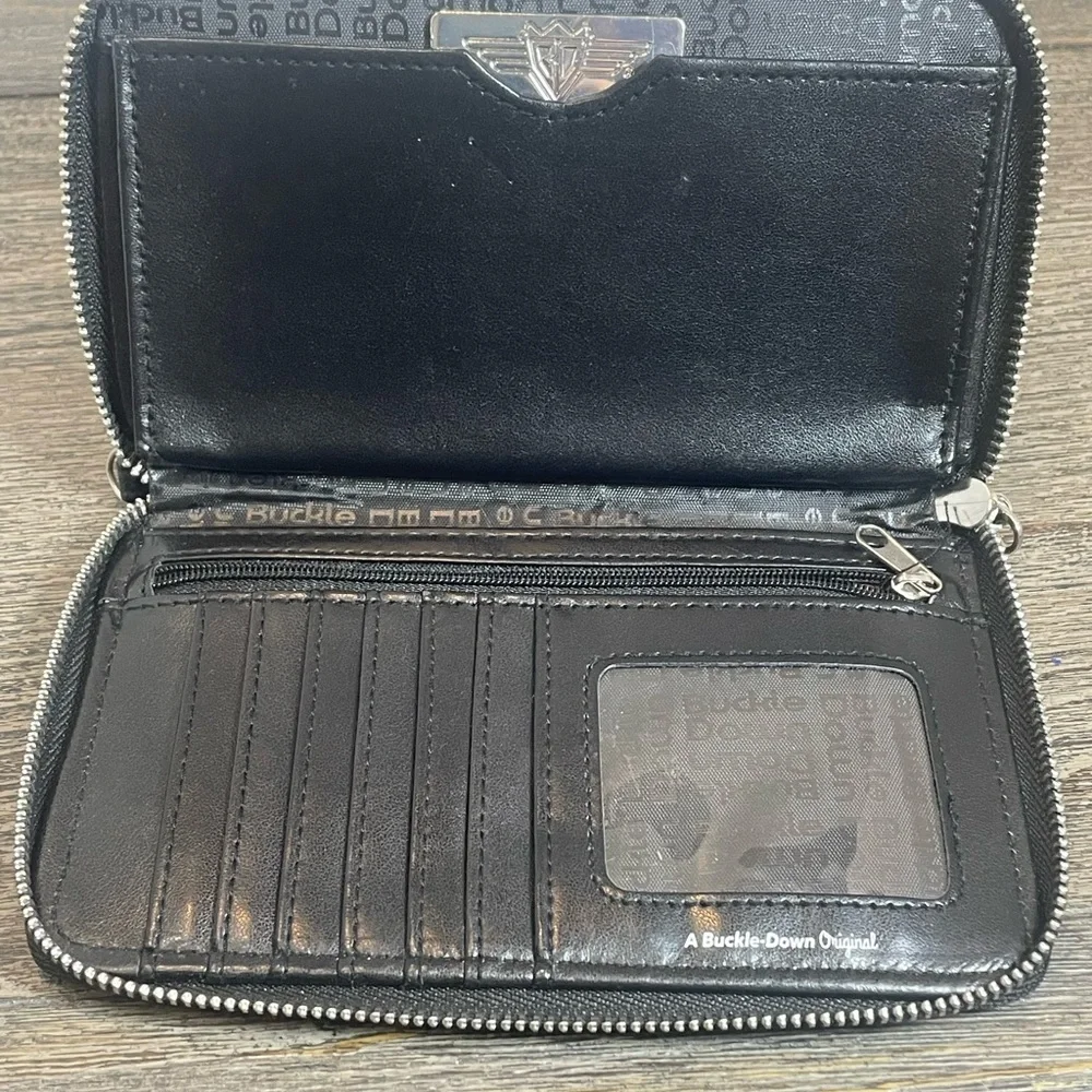 Buckle-Down elegant wallet